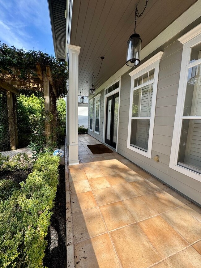 Building Photo - LUXURY RENTAL In Maitland - Winter Park Area 32751