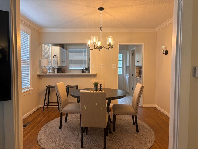 Building Photo - 217 Thayer St