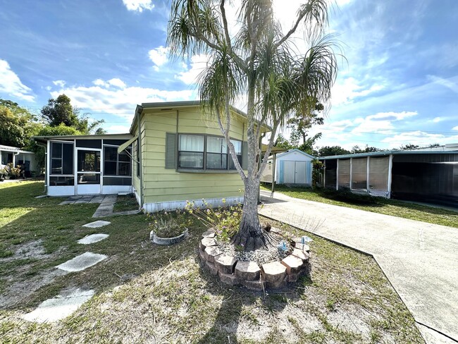 Primary Photo - Cute and Quiet 2/2 in N. Ft. Myers