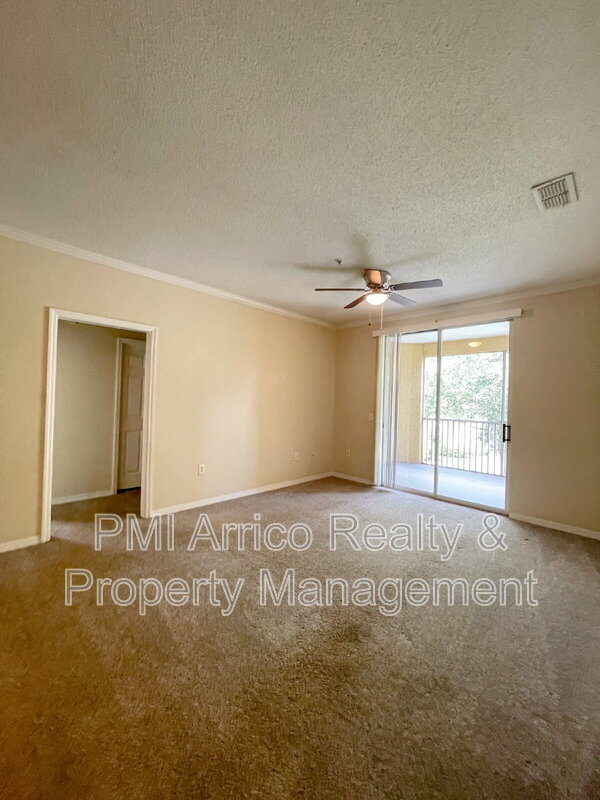 Building Photo - 18001 Richmond Pl Dr