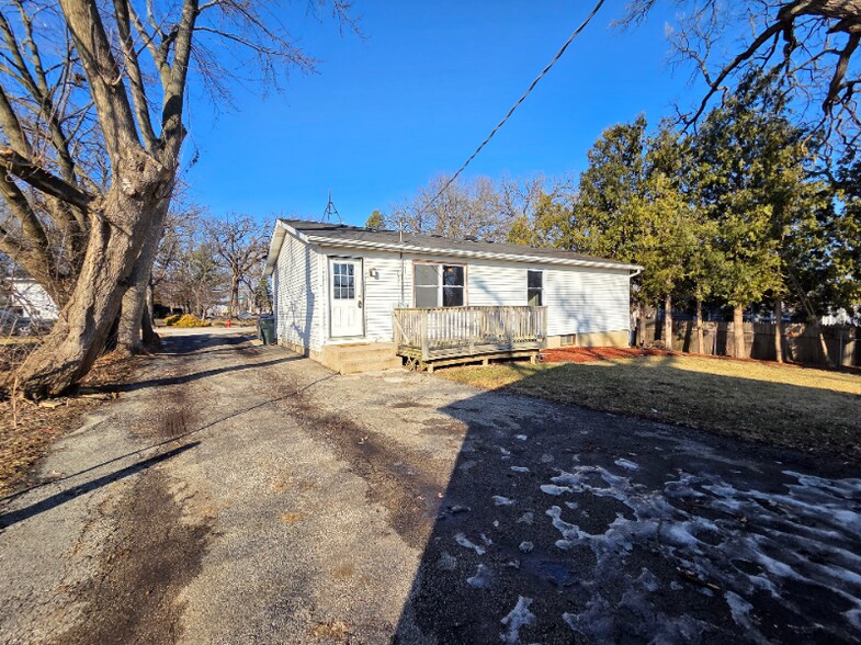 Building Photo - 817 Tomahawk Trail