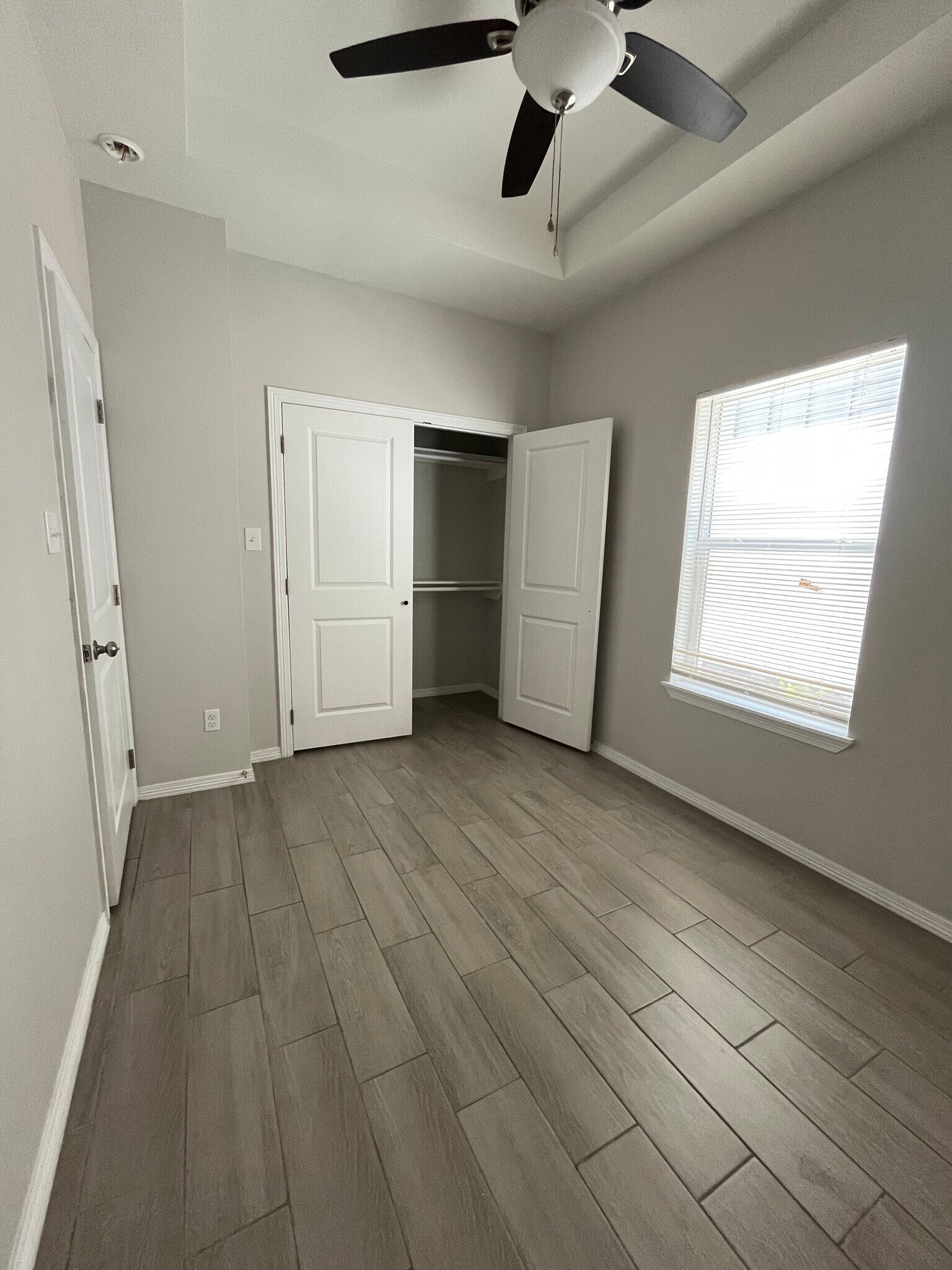 Building Photo - 1630 Playa Dr