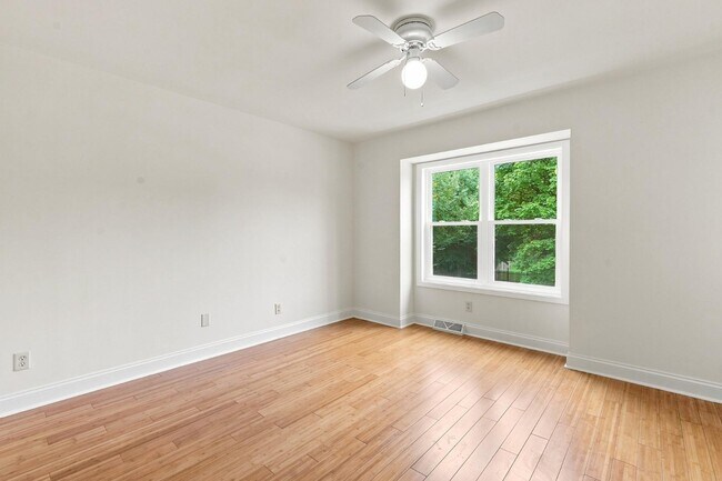 Building Photo - 2118 N Palmer St