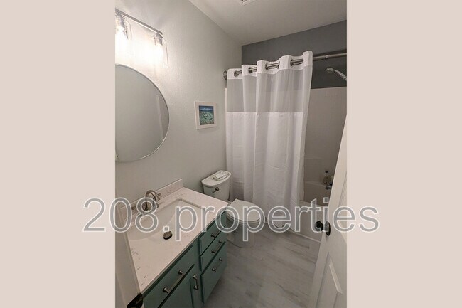 Building Photo - 5903 S Snowdrop Pl