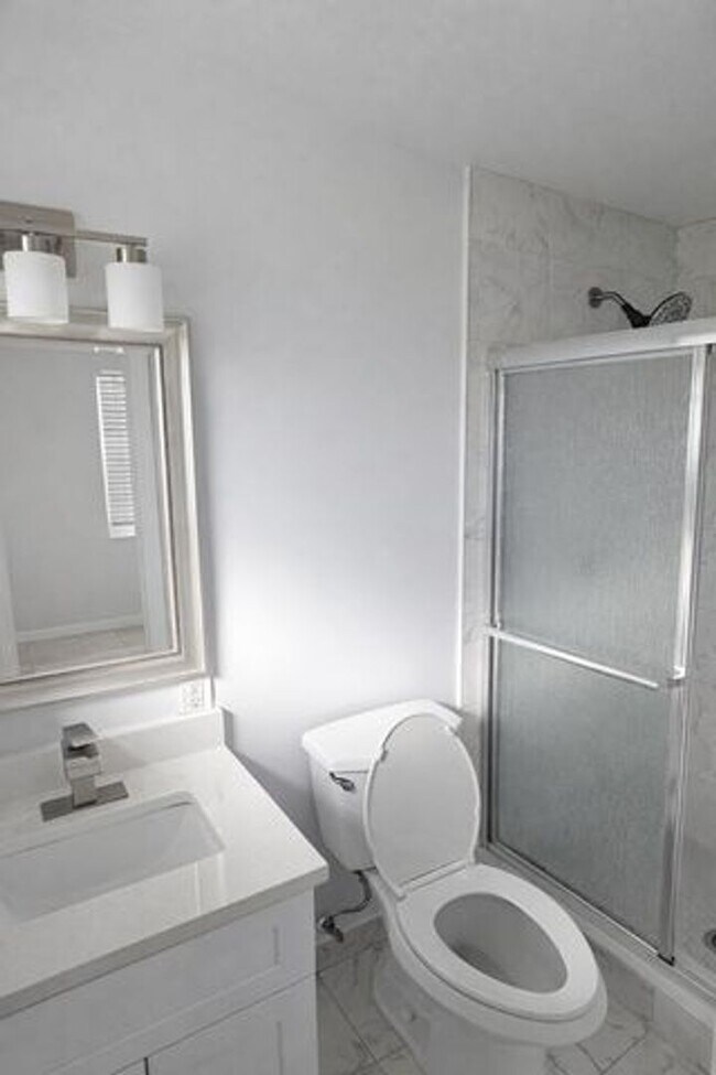 Building Photo - 1626 43rd St