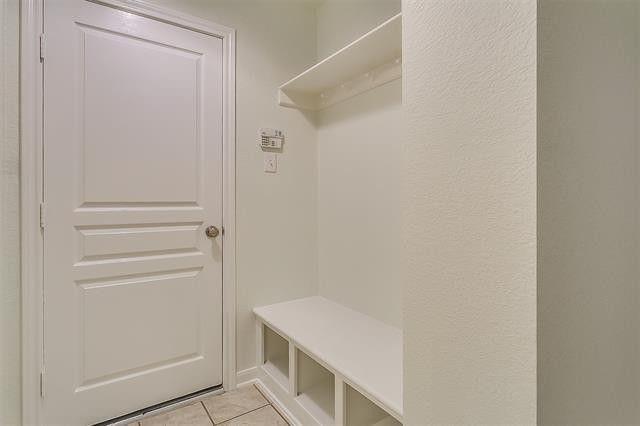 Building Photo - 2661 Calmwater Dr