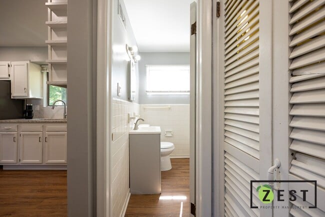 Building Photo - 3BDRM Warren Home! OPEN HOUSE 11/22 11AM-1...