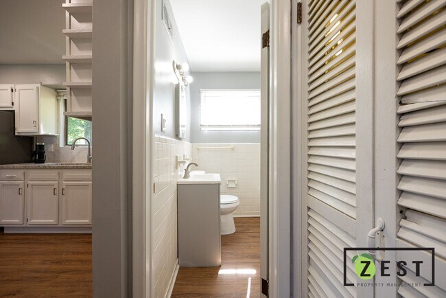 Building Photo - 3BDRM Warren Home! OPEN HOUSE 11/5 3-3:30 PM!