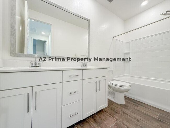 Building Photo - 920 E Anderson Ave