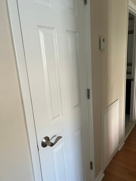 Building Photo - 8124 Ryers Ave