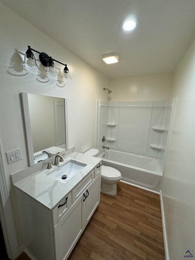 Building Photo - 104 Acorn Ridge Ct