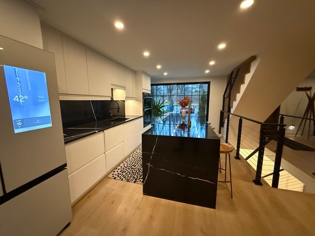 Building Photo - 204 Datura Dr