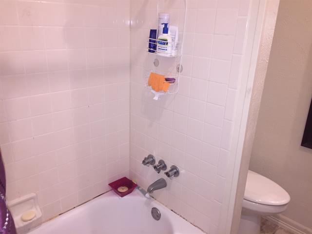 Building Photo - 10440 High Hollows Dr