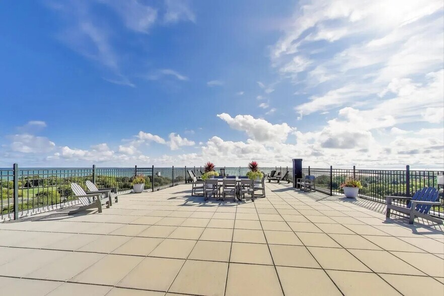 Building Photo - 4970 N Marine Dr