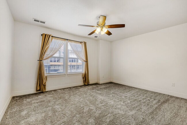 Building Photo - 1773 Spring Water Pt