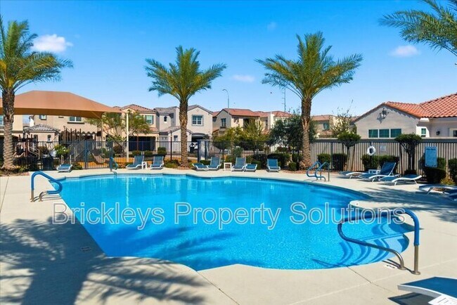 Building Photo - 265 E Balsam Dr