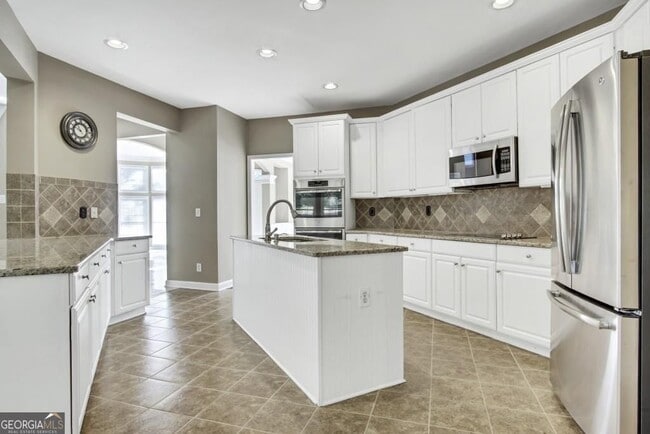 Building Photo - 3720 River Hollow Run