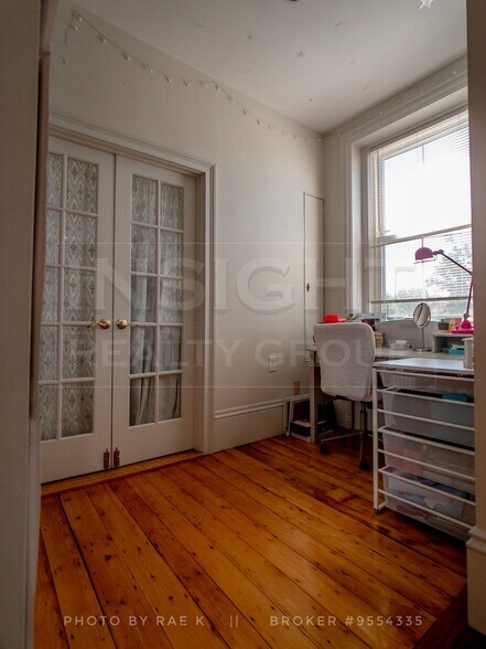 Building Photo - 61 Pond St