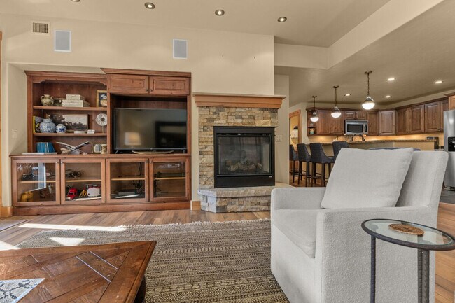 Building Photo - 2900 Blackhawk Ct