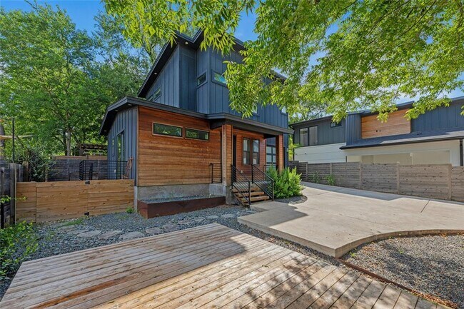 Building Photo - 4606 Ledesma Rd