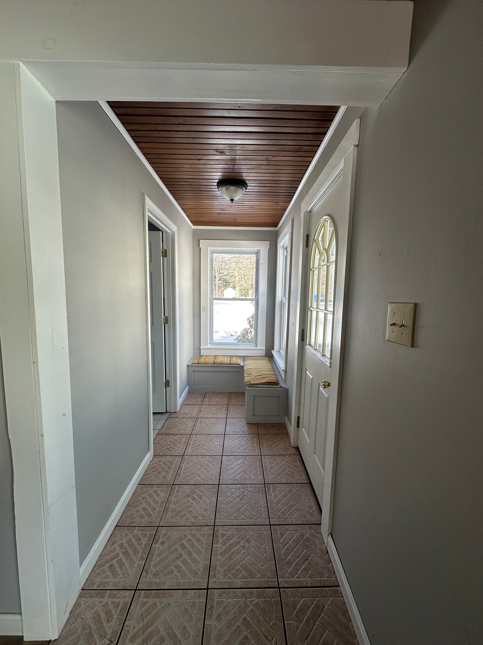 Mudroom - 179 Maple Ave