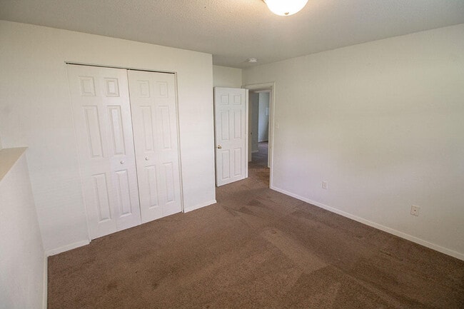 Building Photo - 1013 W Ash St