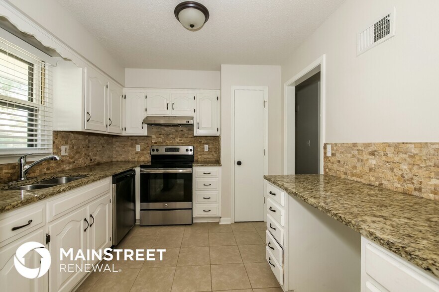 Building Photo - 6924 NW Pleasant View Dr