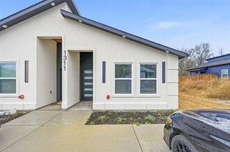 Building Photo - 1311 Oneal St