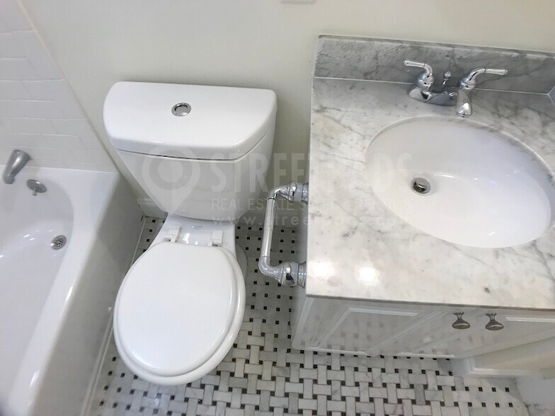 Building Photo - 3 Chauncy St