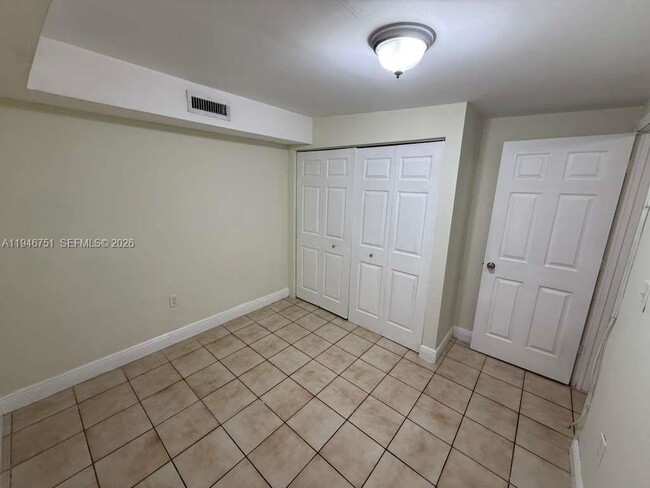 Building Photo - 5114 SW 133rd Ct Dr