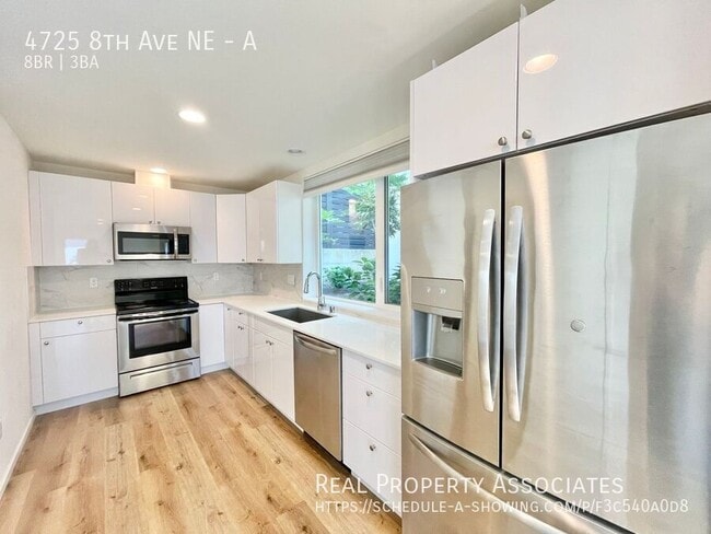 Building Photo - 4725 8th Ave NE