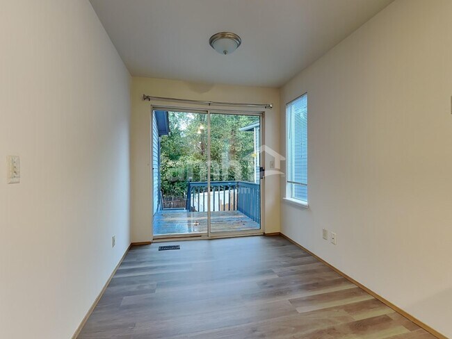 Building Photo - 2078 SE 8th Dr