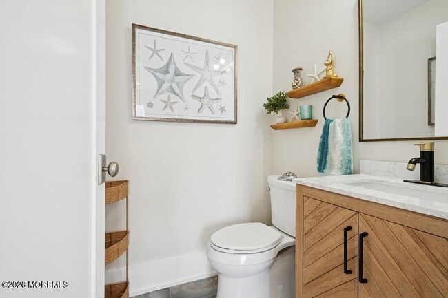 Building Photo - 124 2nd Ave