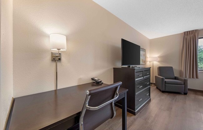 Building Photo - Furnished Studio-Fort Lauderdale - Cypress Creek - NW 6th Way