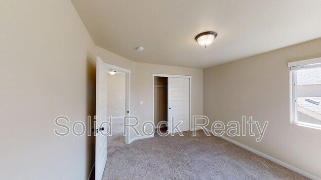 Building Photo - 1145 Antrim Loop