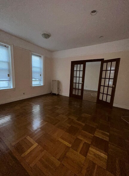 Building Photo - 813 Lenox Rd