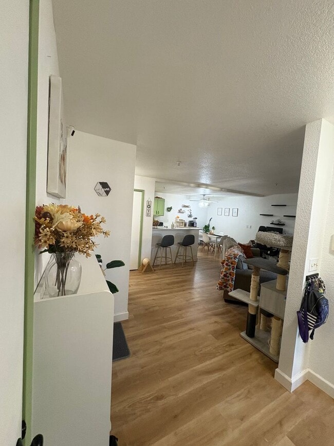 Building Photo - Gated Community with easy west bound 80 ac...