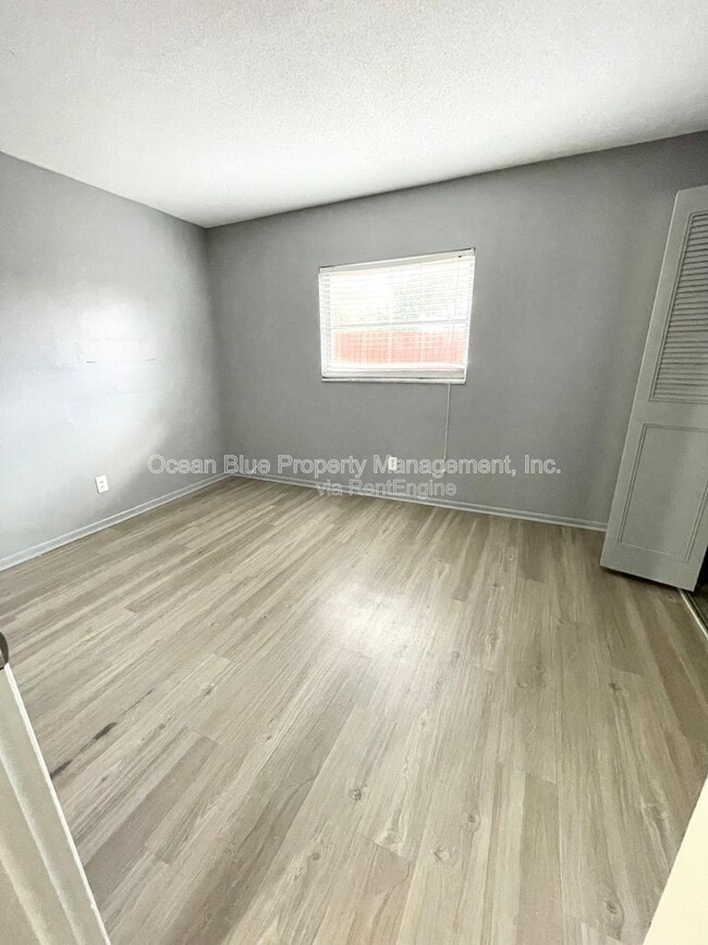 Building Photo - 311 S Arcturas Ave