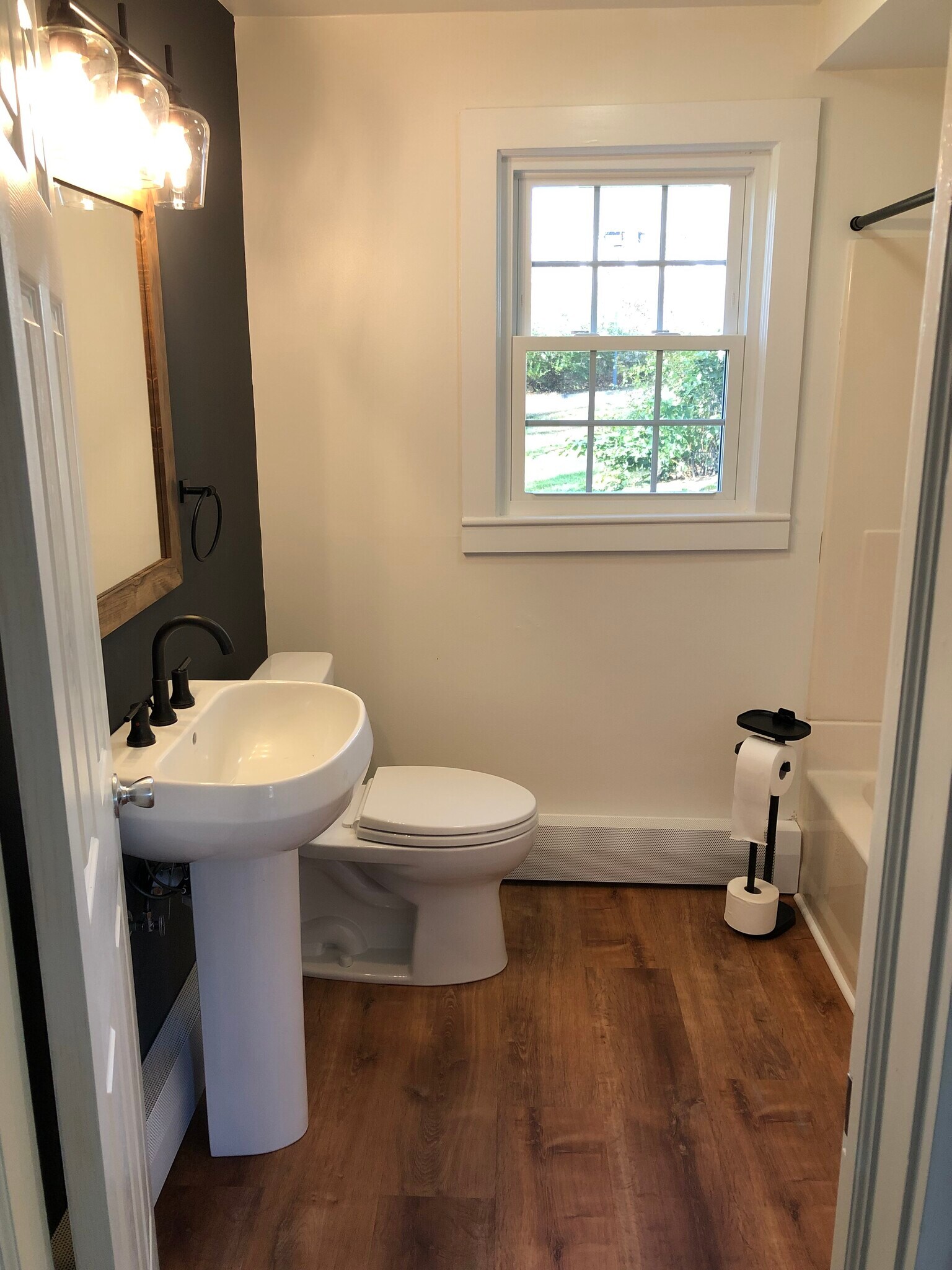 Building Photo - 208 S Main St.