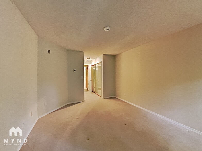 Building Photo - 13717 Linden Ave N