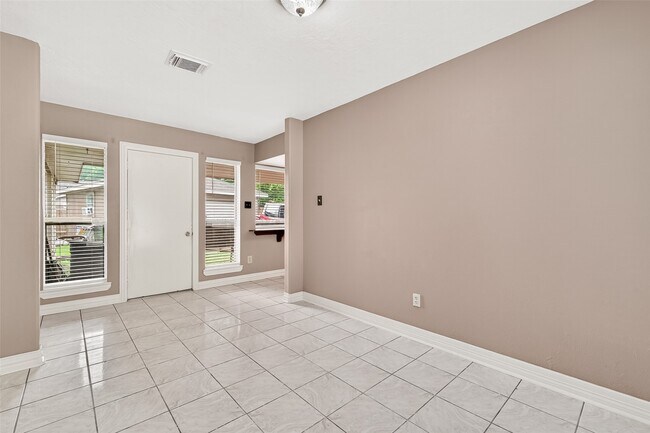 Building Photo - 7403 Shady Vale Ln