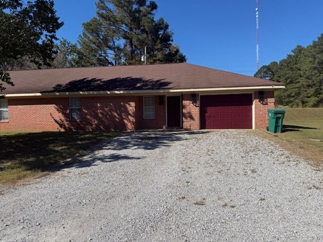 Primary Photo - 2bd/2ba with an oversized single car garage