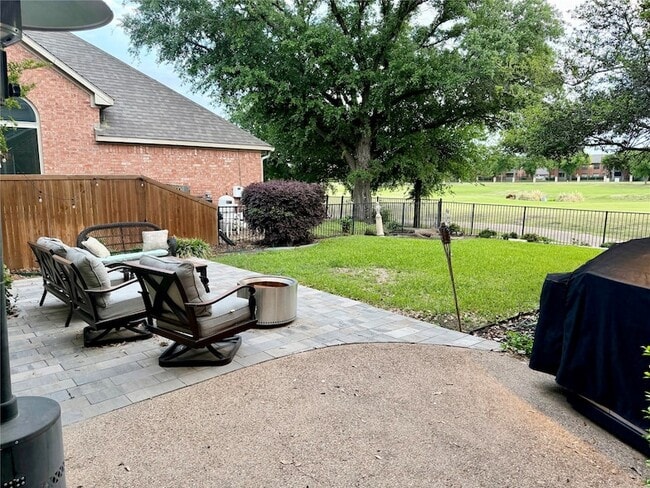 Building Photo - 1327 Barrington Dr