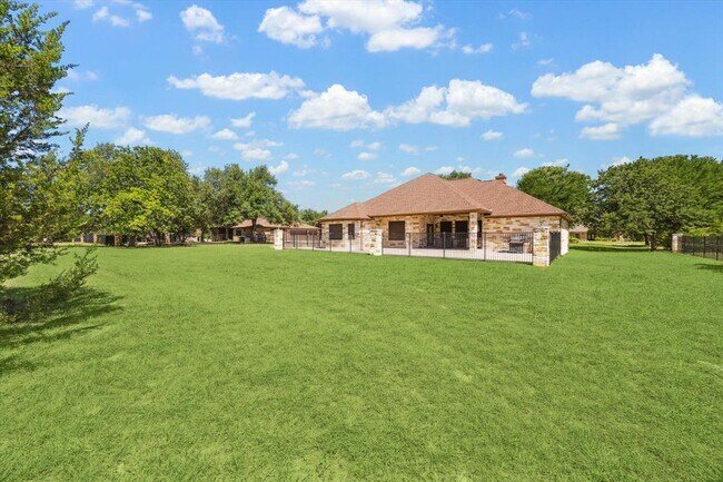 Building Photo - 141 Silverado Dr