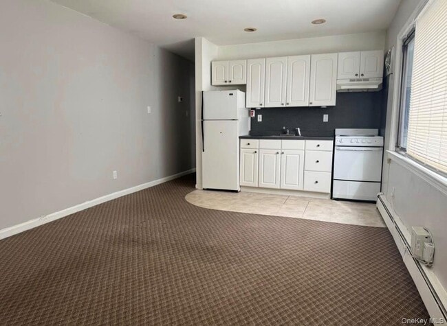 Building Photo - 202 N Idaho Ave