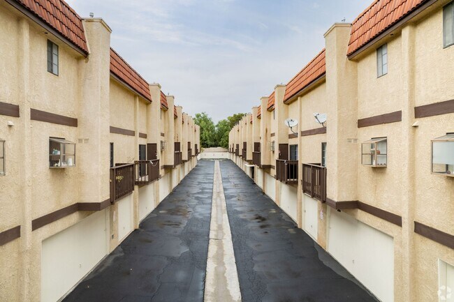 Building Photo - 5307 Colodny Dr.