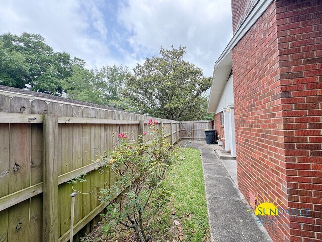 Building Photo - Updated 3-Bedroom Home in Fort Walton Beach!