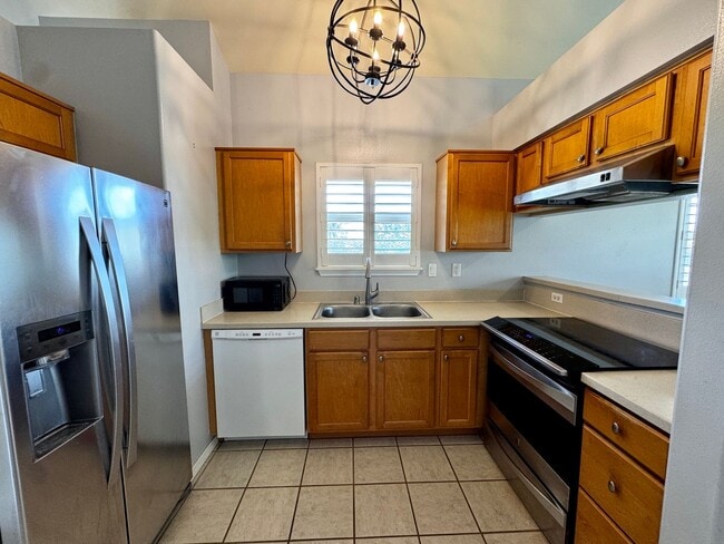 Building Photo - 2BR/2BA + Loft Condo at Villas at Kenolio – Vaulted Ceilings & Upgraded Interior