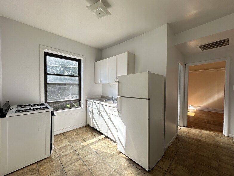 Building Photo - 2520 N Kedzie Blvd