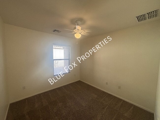 Building Photo - 167 W Calle Patio Lindo